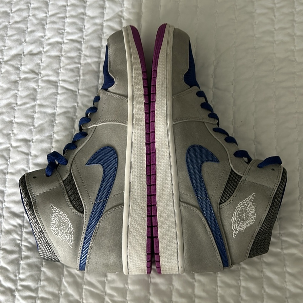 Nike Air Jordan 1 Mid Sneakers, Mens size 10 - Picture 4 of 14